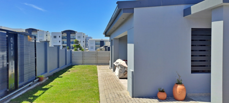 2 Bedroom Property for Sale in Reebok Western Cape